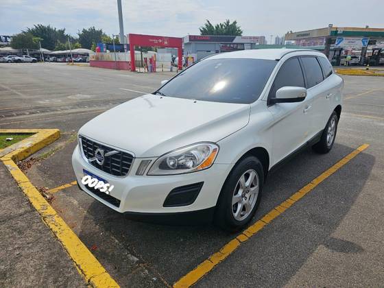 VOLVO XC60 2.0 T5 COMFORT FWD TURBO GASOLINA 4P AUTOMÁTICO